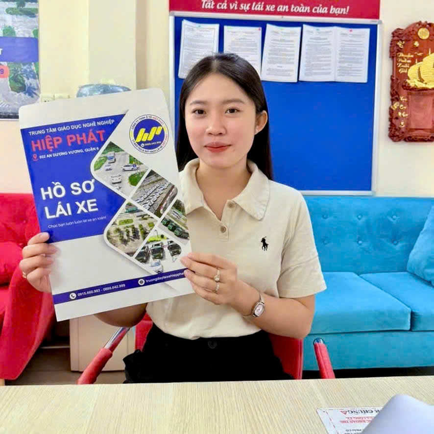 Chị TRÚC